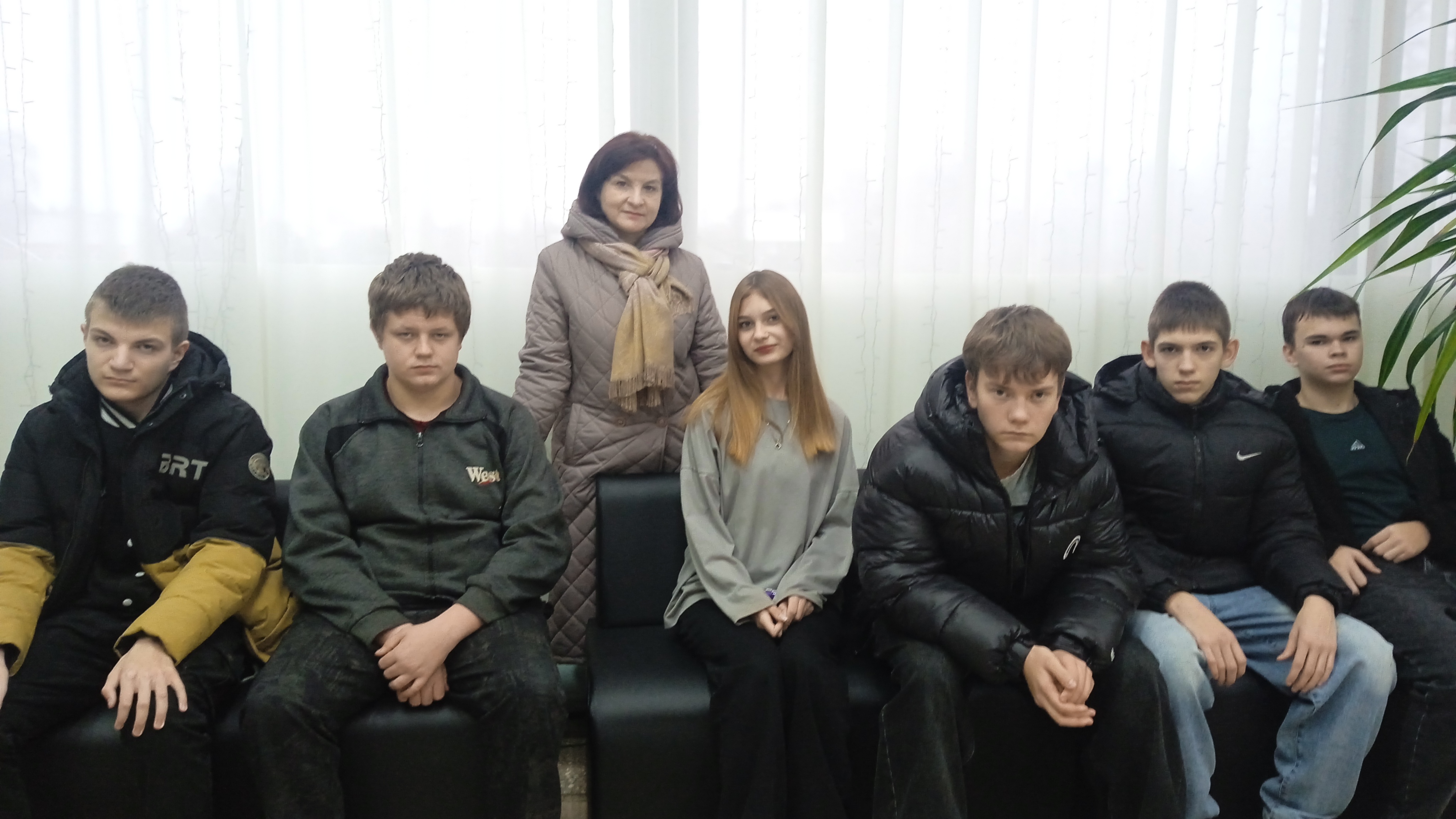 Организованный показ "Тимур и его команда" Организованный показ "Тимур и его команда".