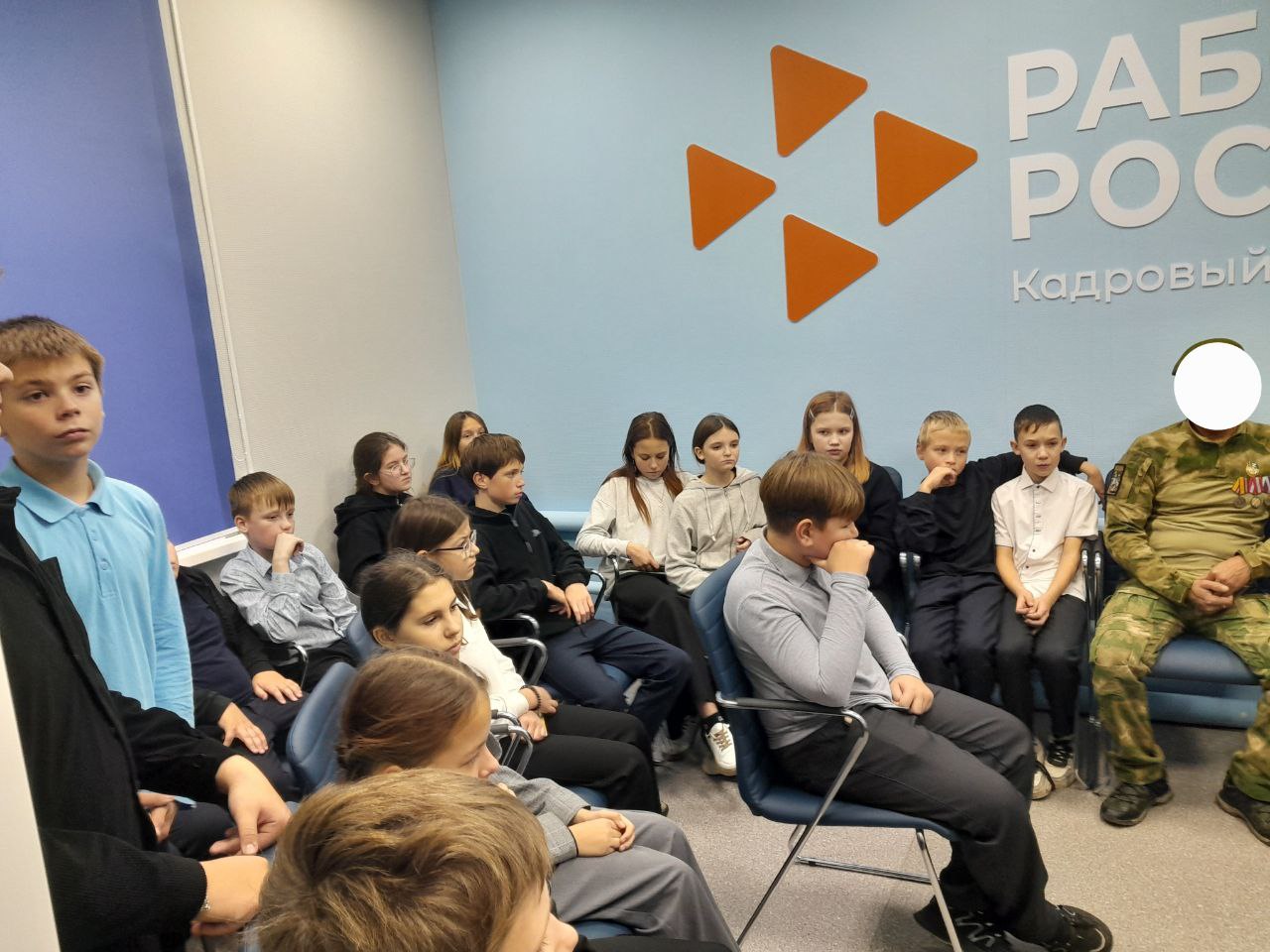 Классная встреча с героем Классная встреча с героем.