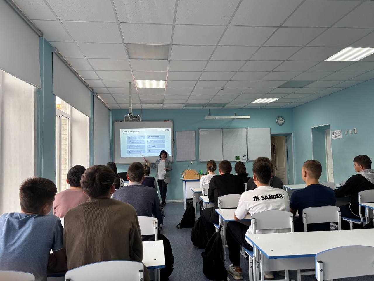 Компьютер в кубе Компьютер в кубе.